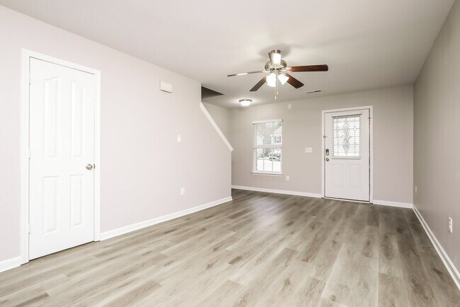 Building Photo - 8012 Spiderlily Ct