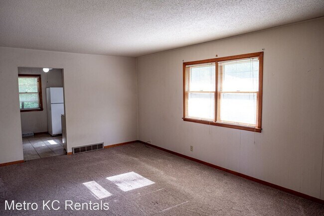 Building Photo - 2 br, 1 bath House - 615 Evergreen