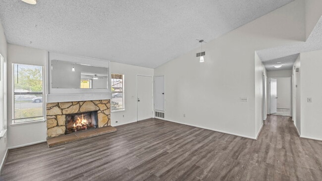 Building Photo - 8469 Comet St