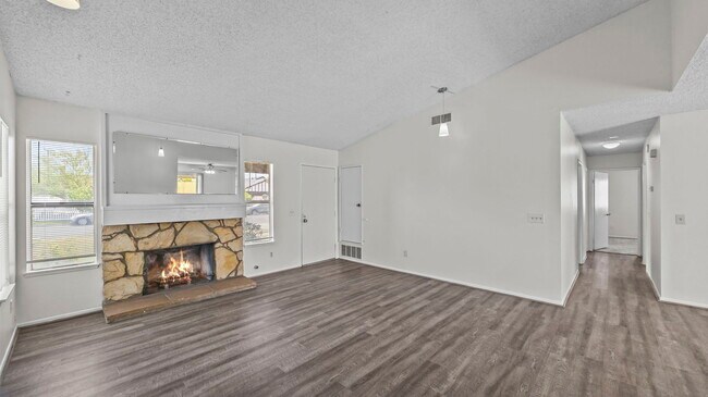 Foto del edificio - 8469 Comet St