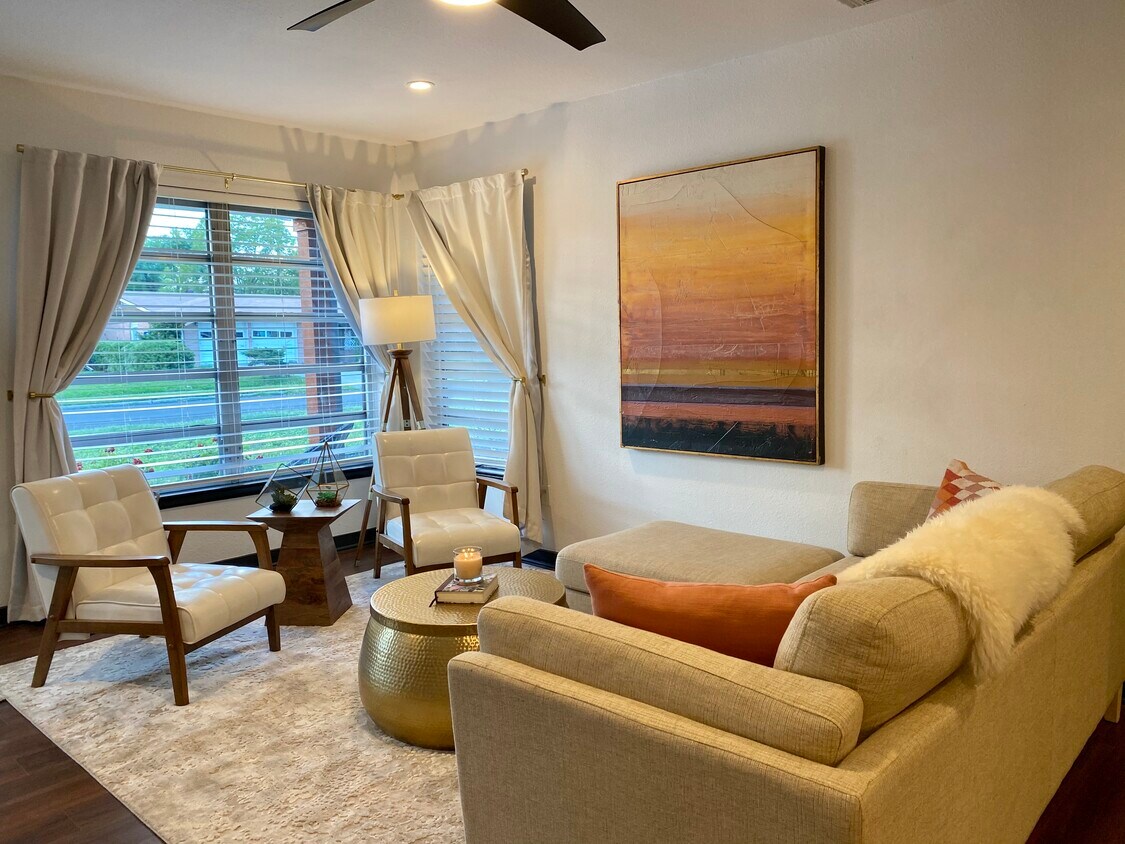 Foto principal - 374 Pinewood Ln
