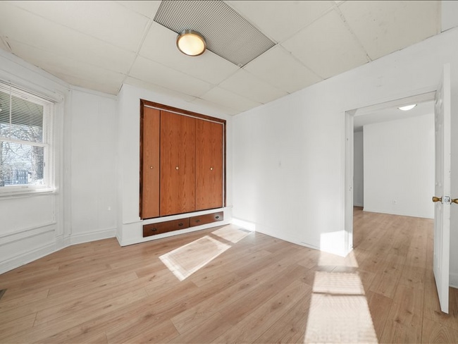 Foto del edificio - 1097 E Merchant St