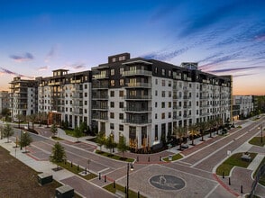 Building Photo - The CenterPointe