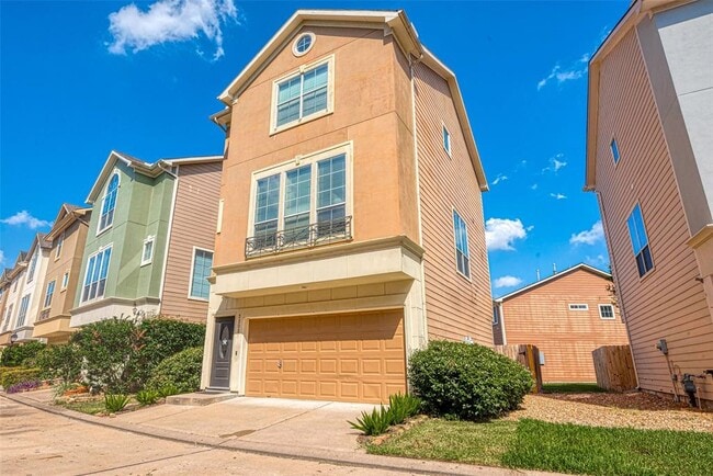 Building Photo - 3302 Clearview Cir