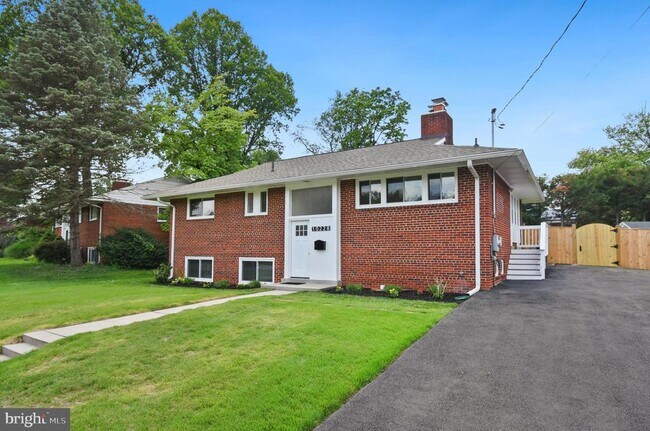 Building Photo - 10228 Farnham Dr