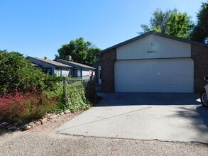 Building Photo - 3045 1/2 Stoneybrook Ln