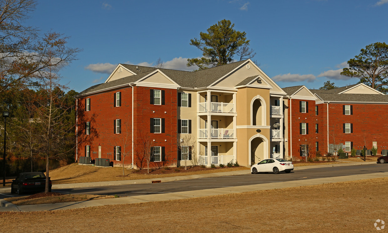 Foto principal - Briar Grove Apartment Homes