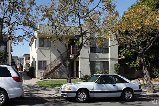 Building Photo - 15117 Budlong Ave
