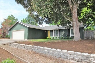 Building Photo - 11387 SW Ironwood Loop