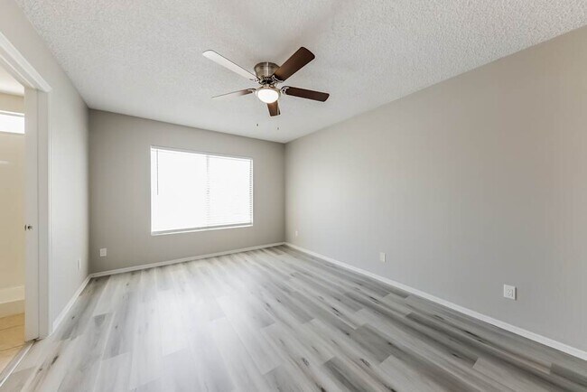 Foto del edificio - 7503 Elm Forest Rd