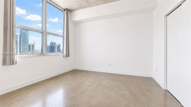 Foto del edificio - 133 NE 2nd Ave