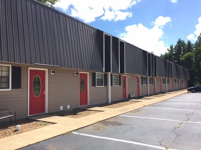 Building Photo - Wood Castle Apartments