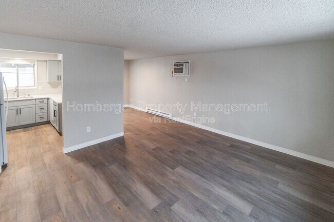 Foto del edificio - 10119 E Empire Ave