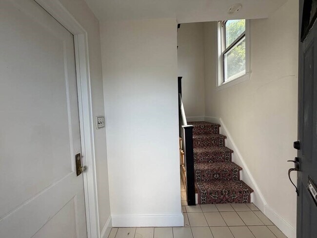 Building Photo - 36 Barstow St