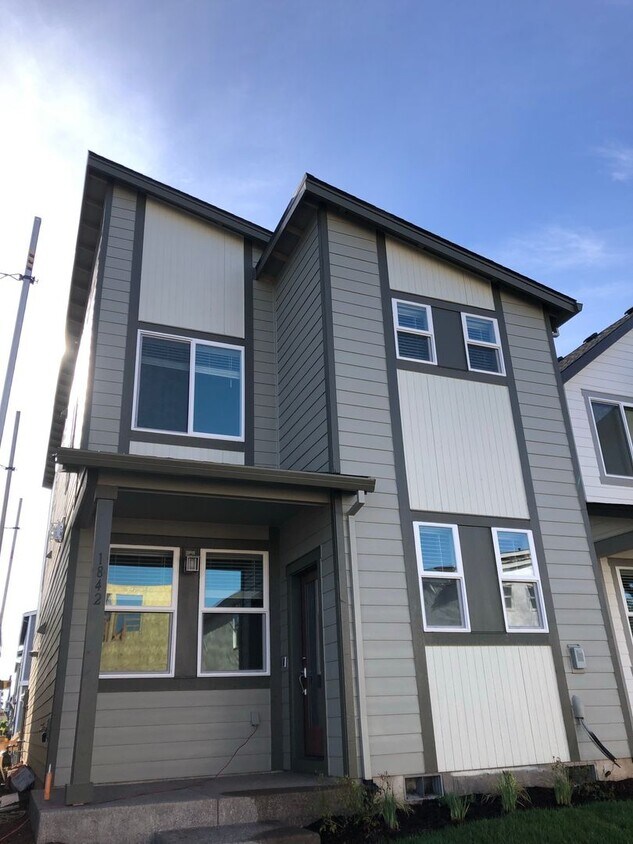 Foto principal - $500 OFF FIRST MONTHS RENT! Beautiful 3 be...