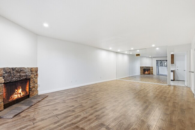 Living Room - 1348 N Orange Dr