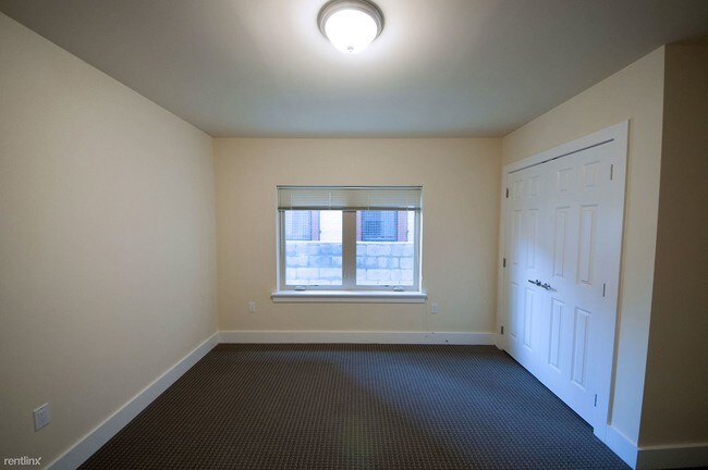 Building Photo - 1430 N Cadwallader St