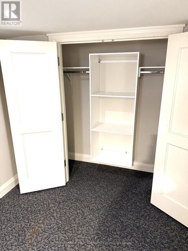 Photo du bâtiment - 251 Floyd Ave