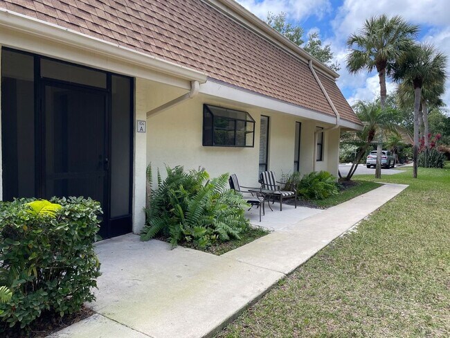 Foto del edificio - 104 Half Moon Cir