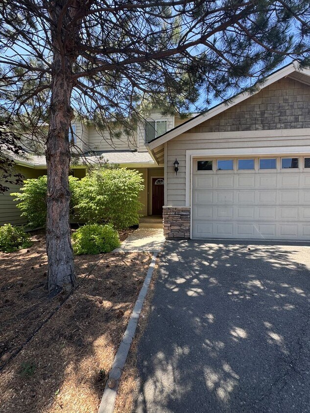 Foto principal - 605 Tamarack St