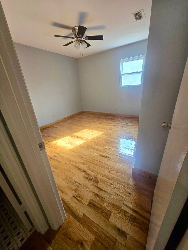 Foto del edificio - 434 Boomer Ferguson School Rd