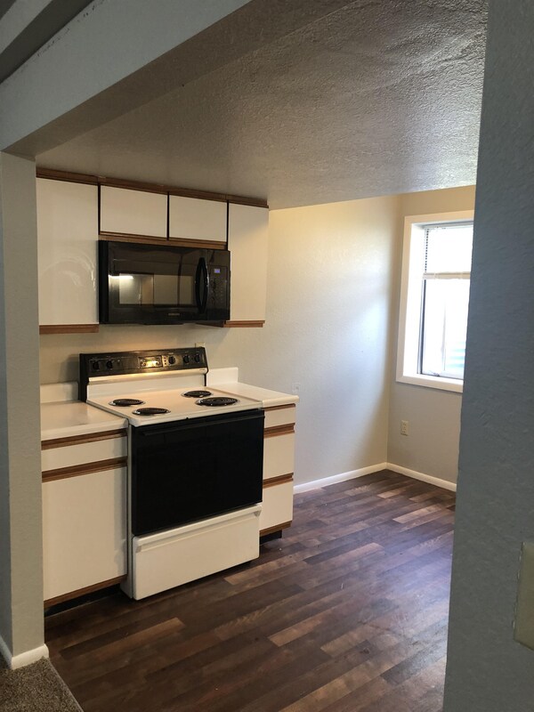 Building Photo - 1904-1908 8th Ave