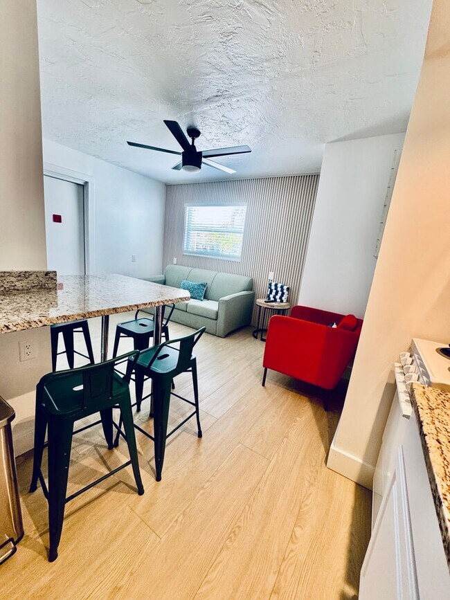 Foto del edificio - 6801 Sunset Way