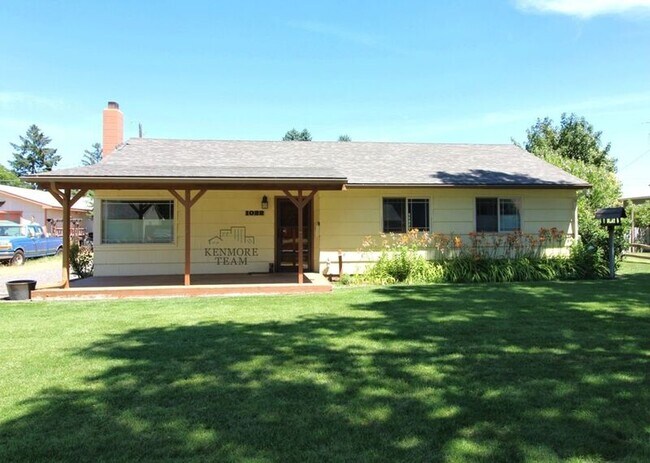 Building Photo - 1022 Cedar Ave