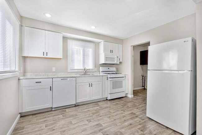 Building Photo - 6190 Cordell St