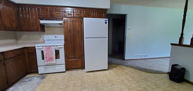 Building Photo - 9910 Upper 161st St W