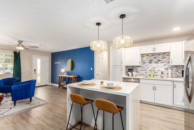 Foto del edificio - 955 E Marigold Ln
