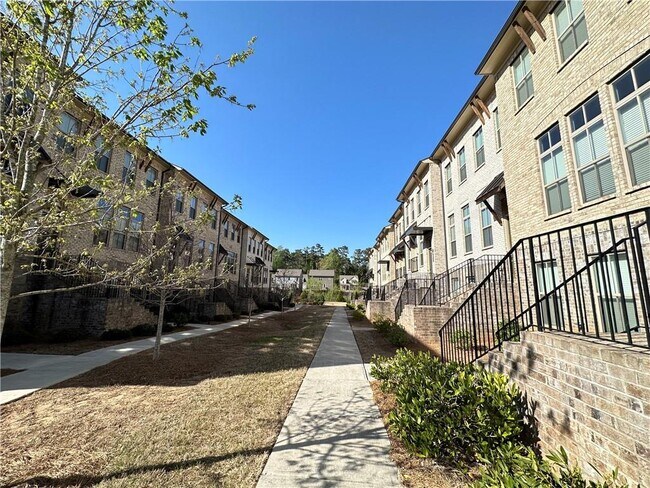 Building Photo - 614 Harrington Hills