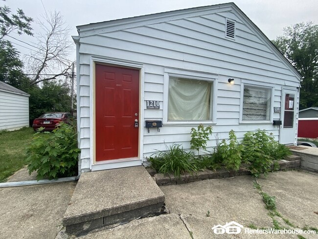 Building Photo - 1210 West St