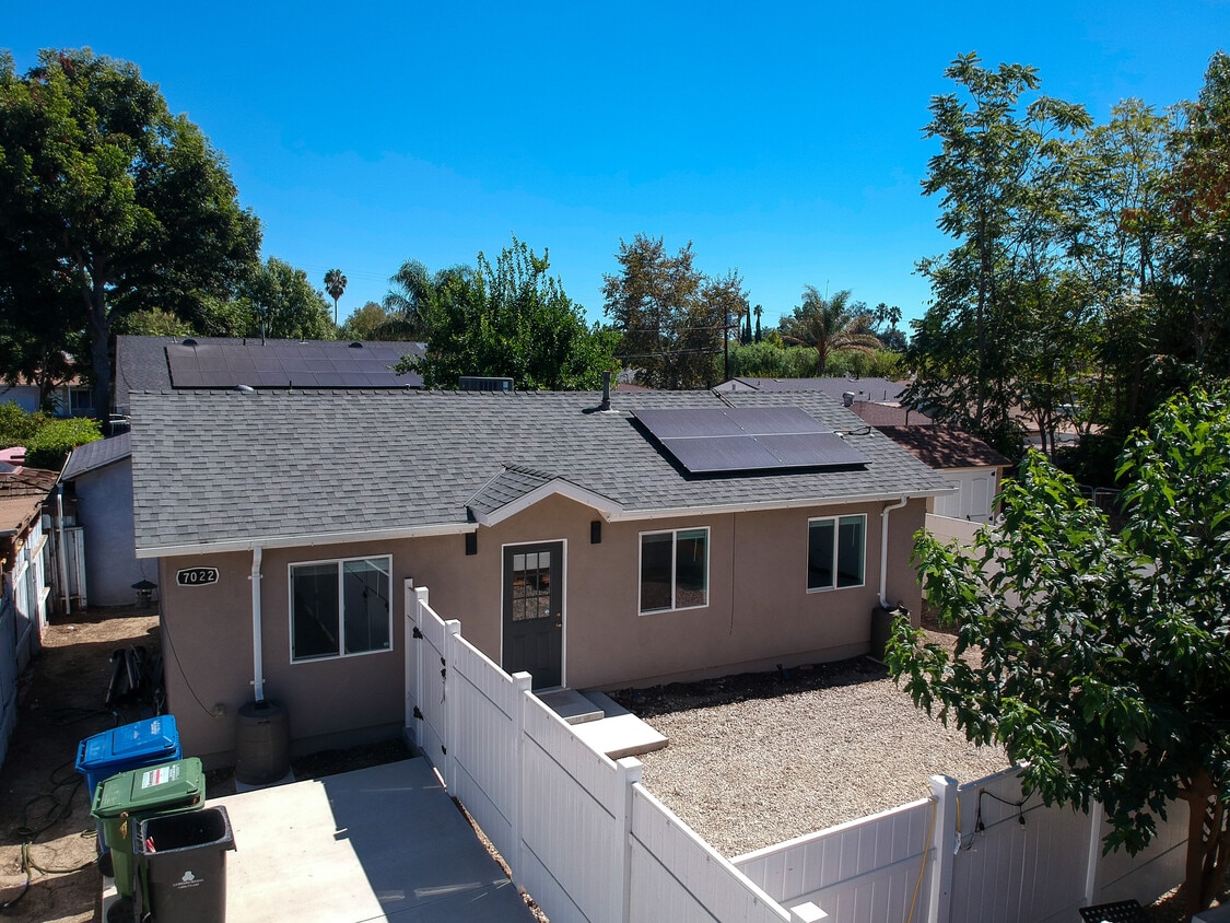 Foto principal - 7022 Crebs Ave