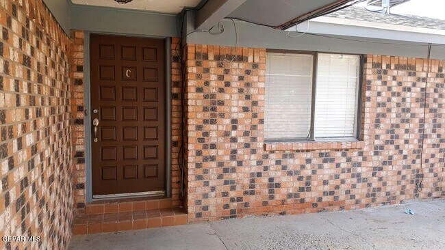Building Photo - 6611 Dawn Dr