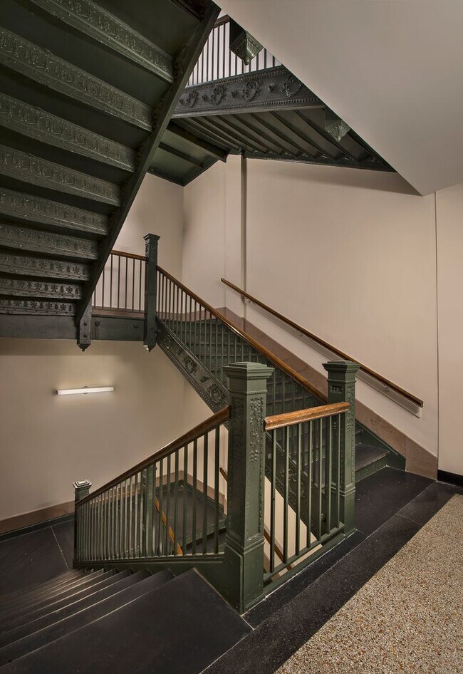 Interior Photo - Detroit Savings Bank