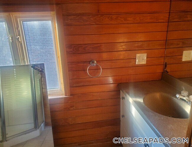 Foto del edificio - 562 Washington Ave