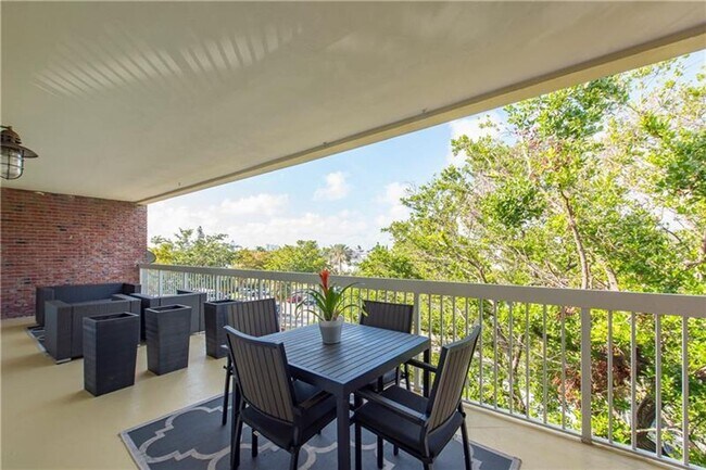 Foto del edificio - 1 bed 1 bath close to FLL Beach