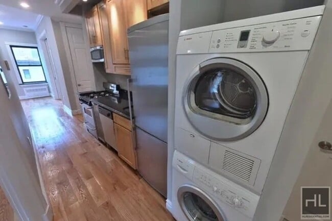 Building Photo - 2nd Avenue