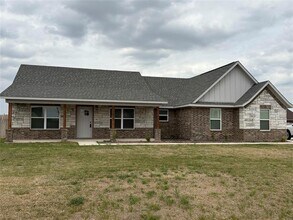 Building Photo - 1033 Samantha Dr