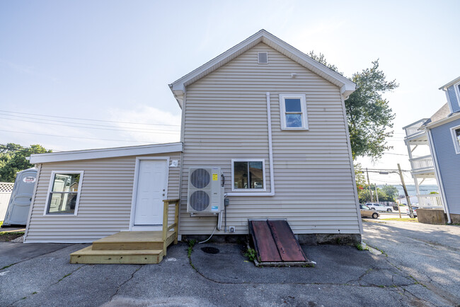 Building Photo - 22 Benham Rd