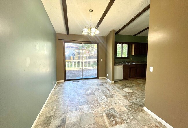 Building Photo - 14808 Edna St