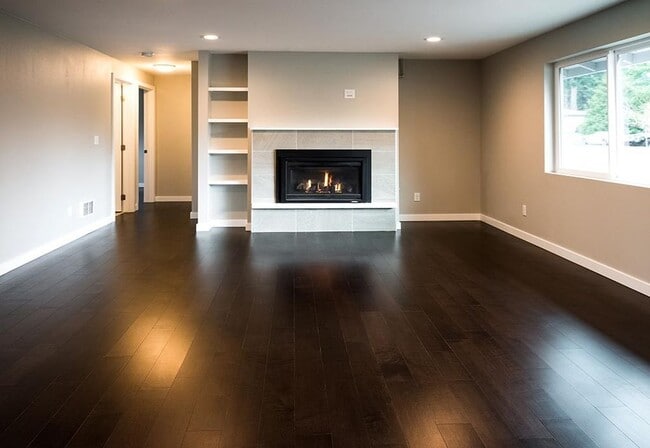 Building Photo - High-End Finished Mountlake Terrace Home