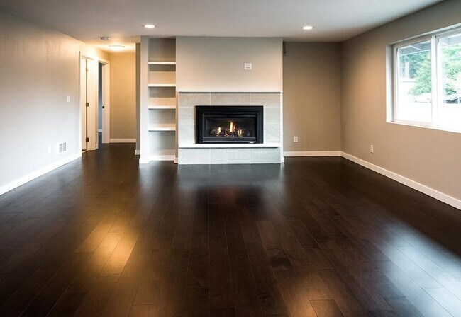 Foto del edificio - High-End Finished Mountlake Terrace Home