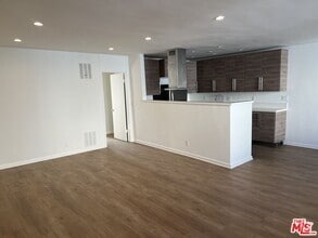 Building Photo - 1253 Hayworth Ave