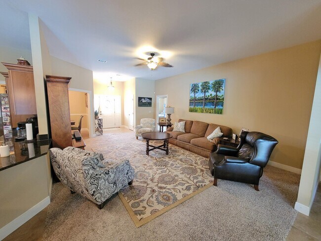 Building Photo - 2006 Aurora Dr