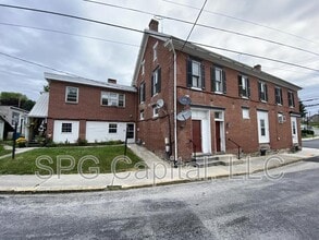 Building Photo - 103a Church St