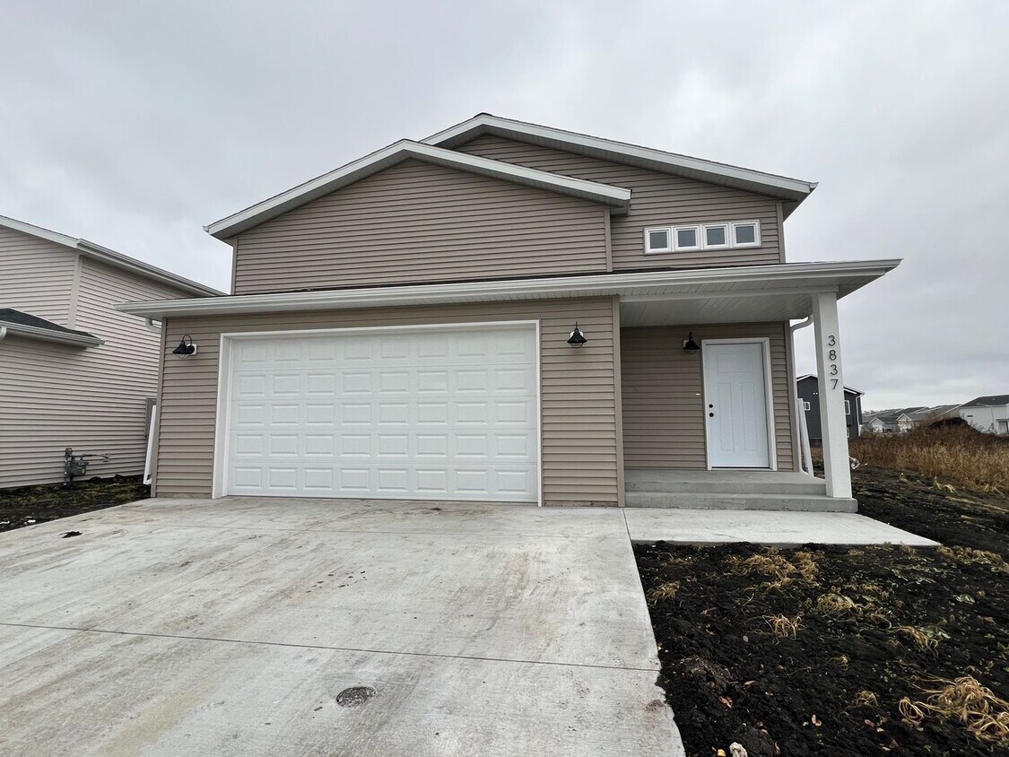 Foto principal - 3837 33rd St S