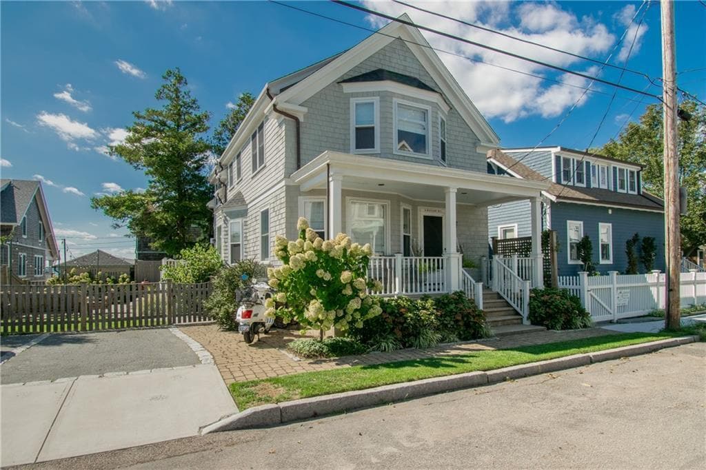 Primary Photo - 6 Bayside Ave