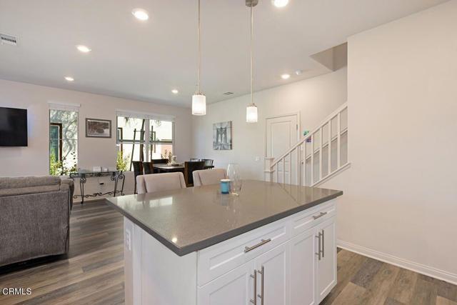 Building Photo - 362 Solares St